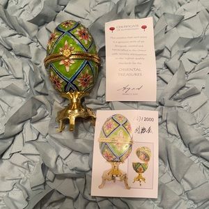 Oriental treasures green egg music box